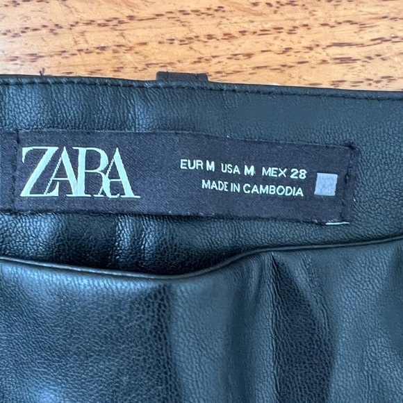Zara Black Faux Leather Pants Size Medium - Picture 6 of 8
